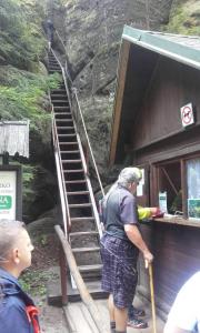 2018-08-31 10-43-33 po