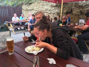 2018-08-31 15-24-26 dd